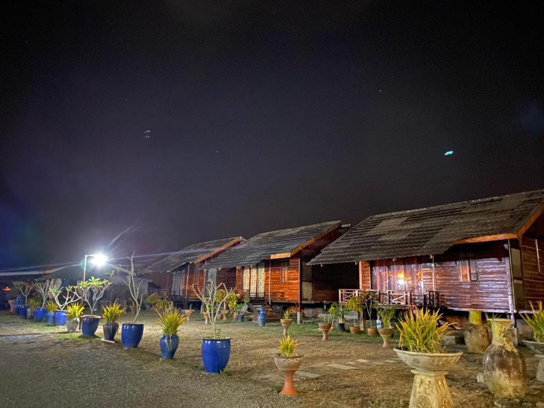 Tamteh Homestay Ayer Hitam Exterior photo