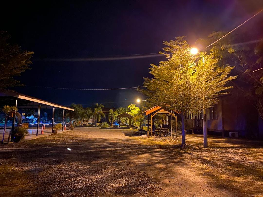 Tamteh Homestay Ayer Hitam Exterior photo