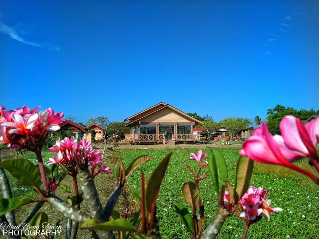 Tamteh Homestay Ayer Hitam Exterior photo
