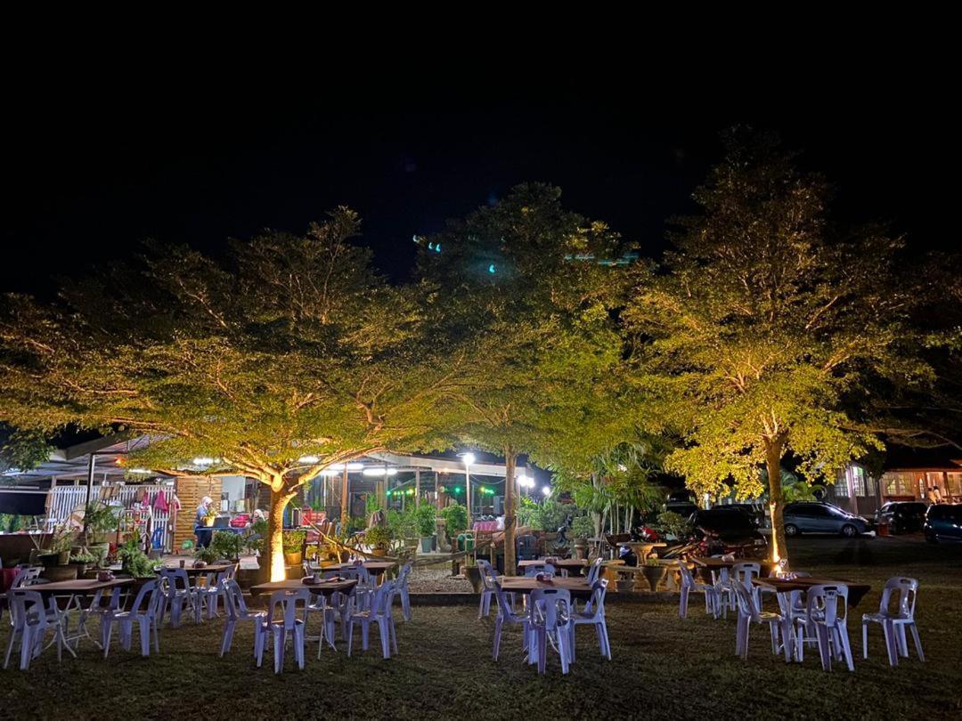 Tamteh Homestay Ayer Hitam Exterior photo