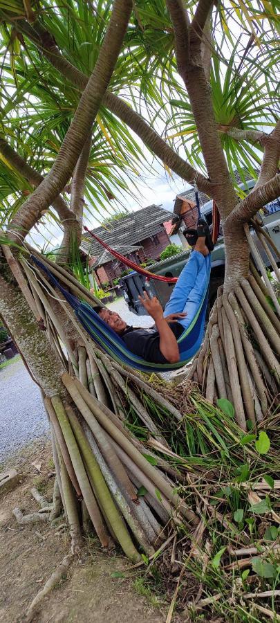 Tamteh Homestay Ayer Hitam Exterior photo