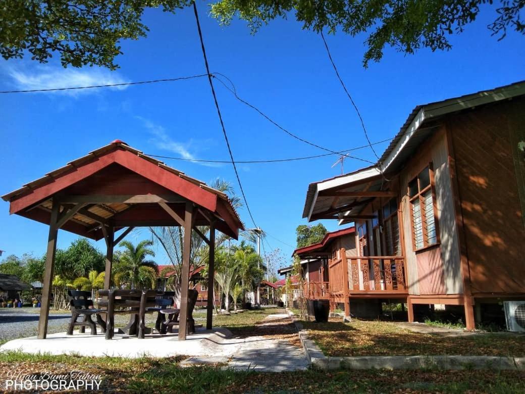 Tamteh Homestay Ayer Hitam Exterior photo