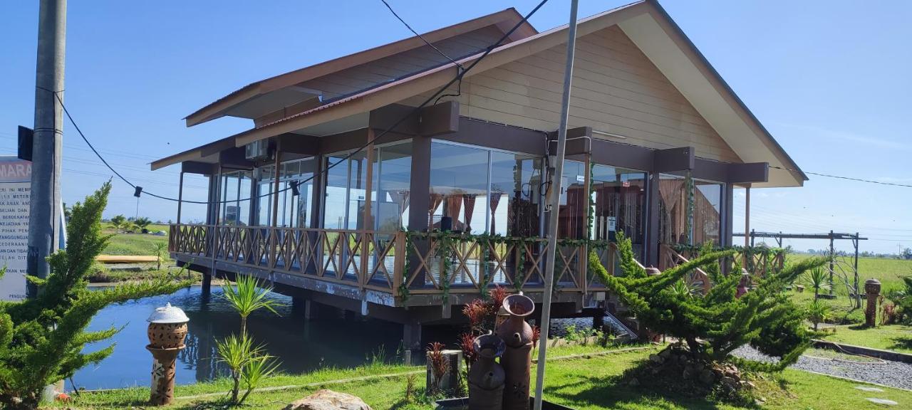 Tamteh Homestay Ayer Hitam Exterior photo
