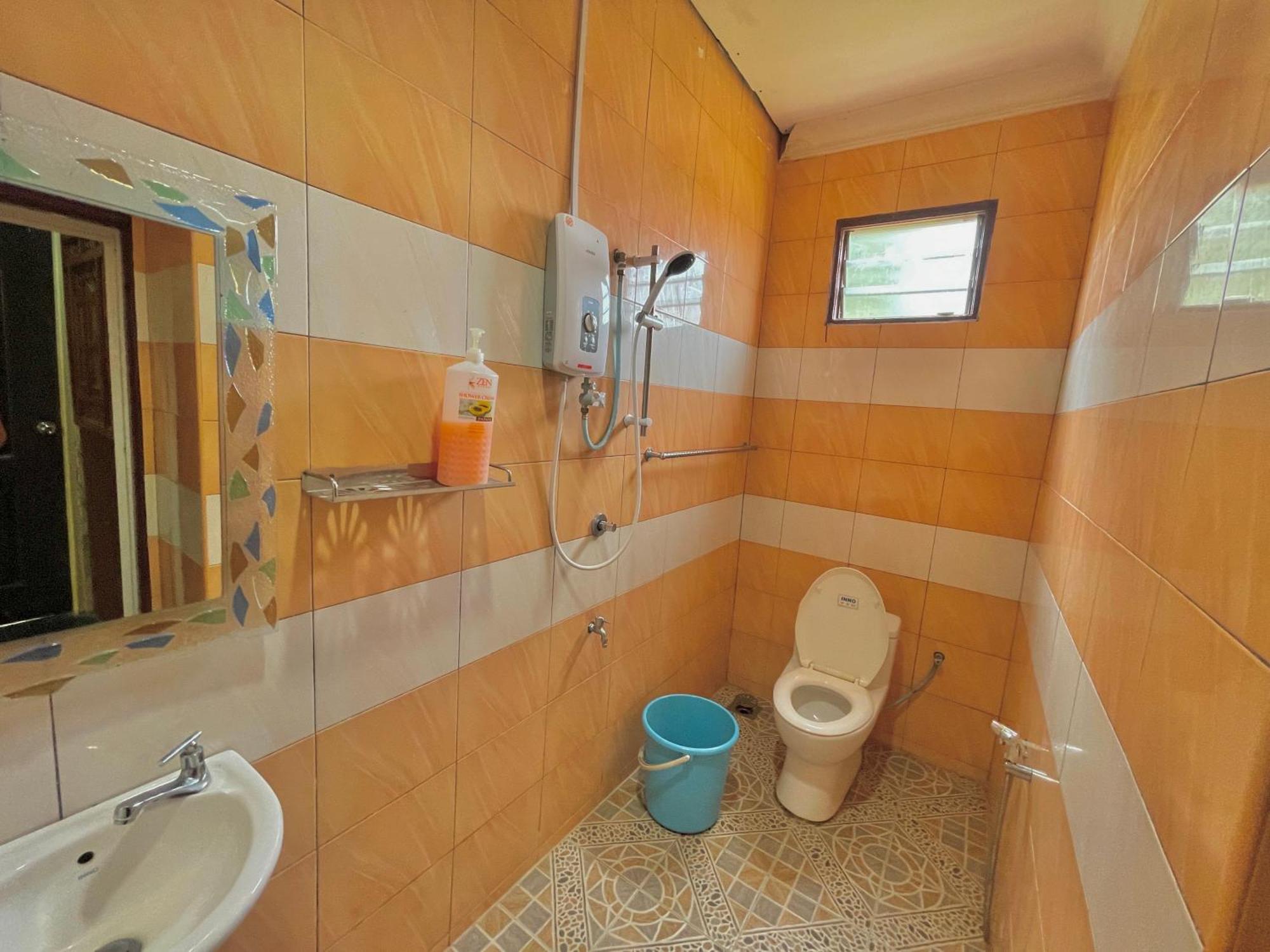 Tamteh Homestay Ayer Hitam Exterior photo